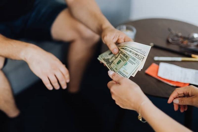 Nằm chiêm bao thấy tiền bị cháy
