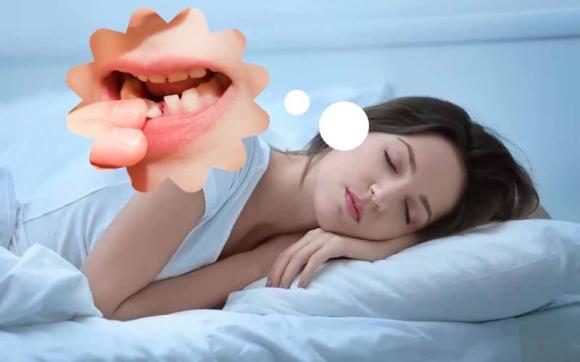 Nằm mơ thấy rụng răng chảy máu